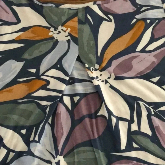 Nicole Miller Floral Tank Top - Picture 8 of 10